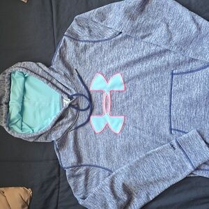 Under Armour Women's sweatshirt